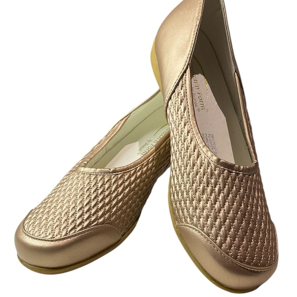 Beacon Women's Rose Gold Woven Flats Size 8